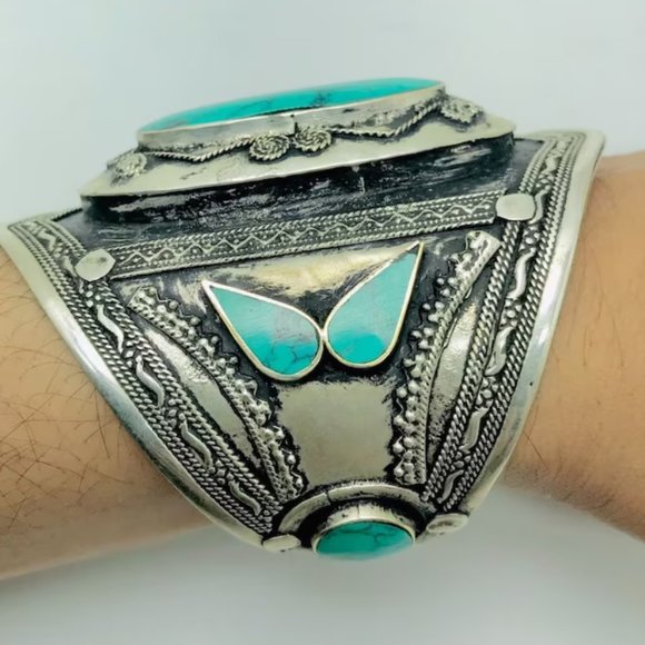 Single Turquoise Cuff Bracelet, Vintage Cuff Bracelet, Boho Cuff, - Picture 6 of 12